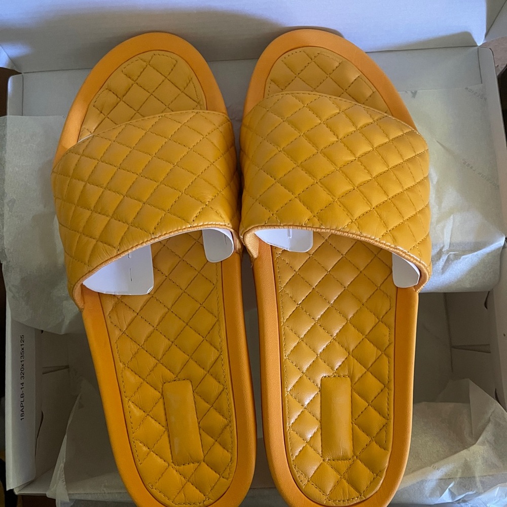 APL LUSSO SLIDE Quilted Mango Sandals Unisex